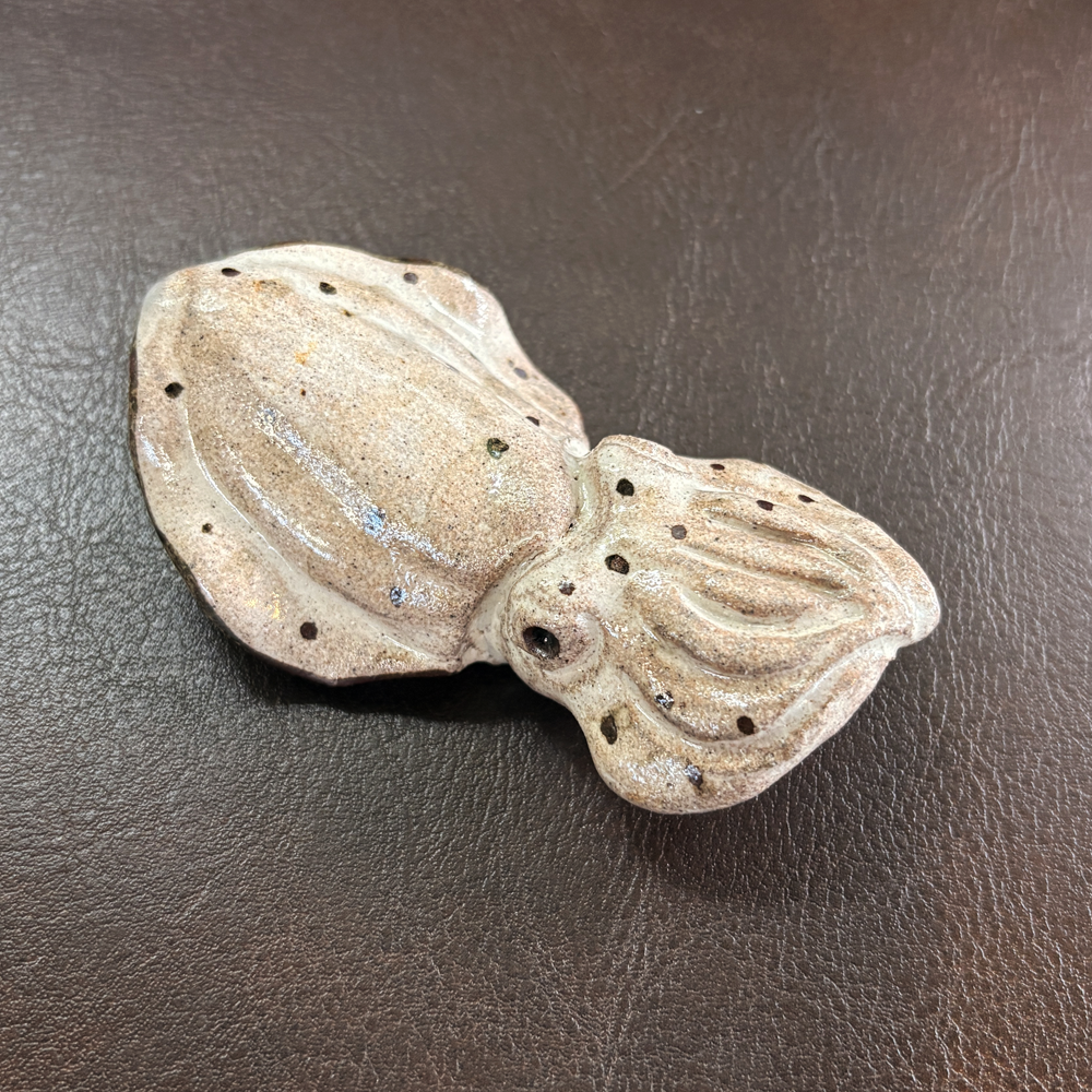 小杉窯　コウイカ箸置き