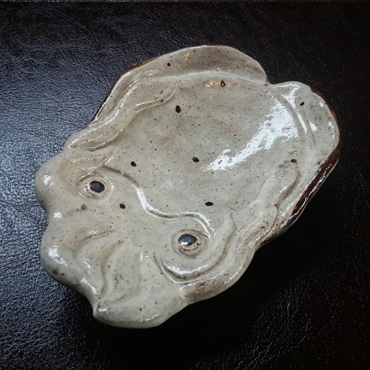 小杉窯　イカ醤油皿